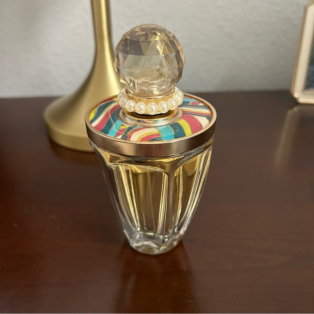 COLLECTORS Taylor Swift perfume bottle